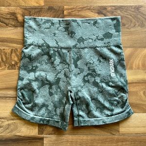GYMSHARK SHORTS